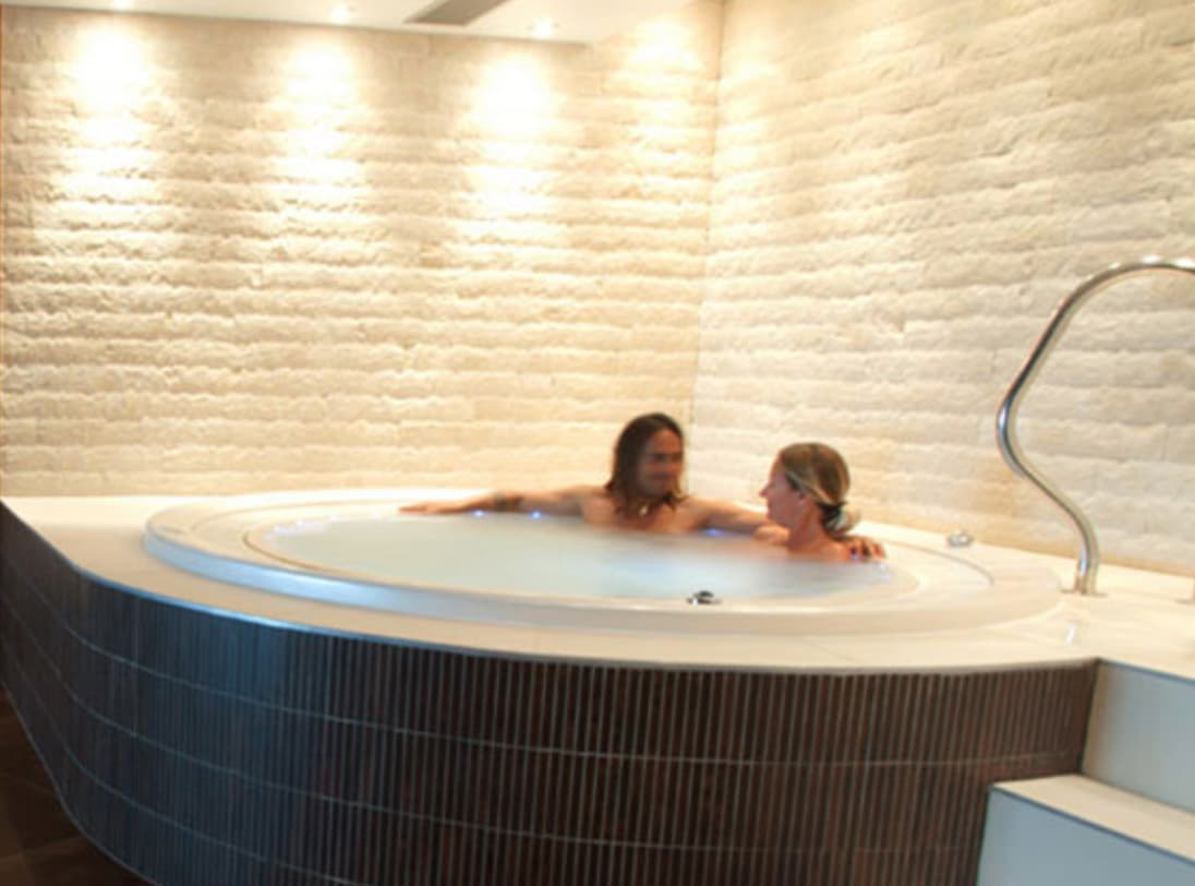 Espace jacuzzi du CEERS Basque Espace Jacuzzi du CEERS Basque
